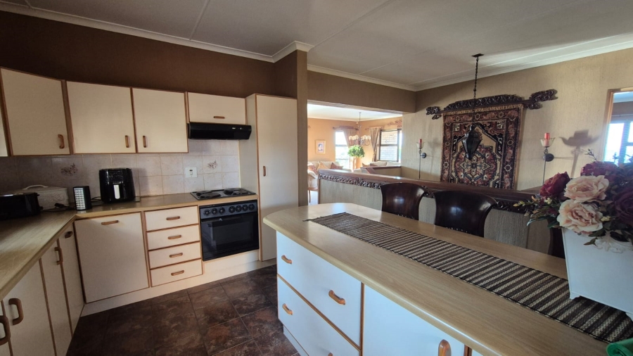 To Let 3 Bedroom Property for Rent in Wavecrest Eastern Cape